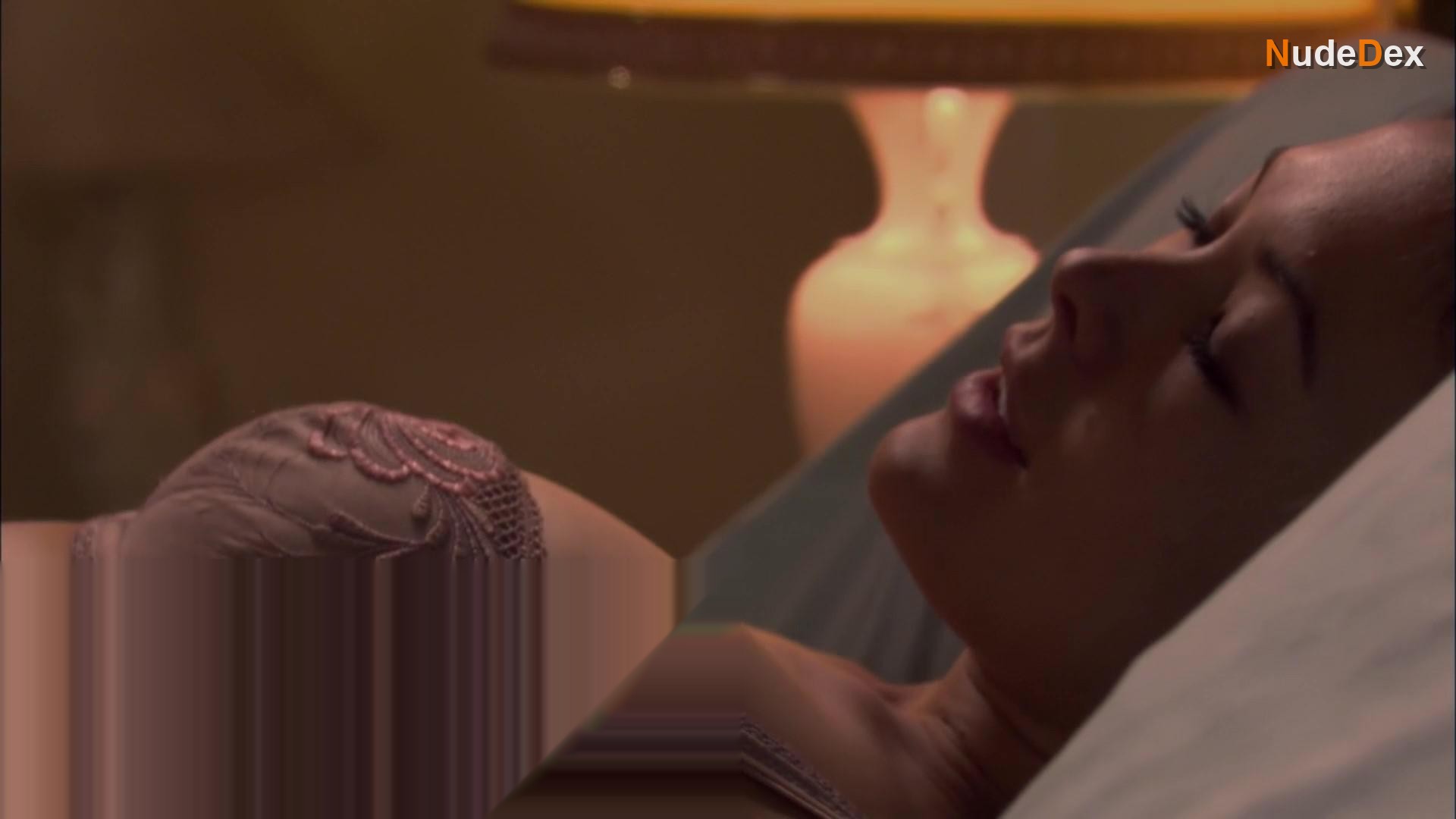 Lindsay Price in Secrets Of The Summer House, photo 9