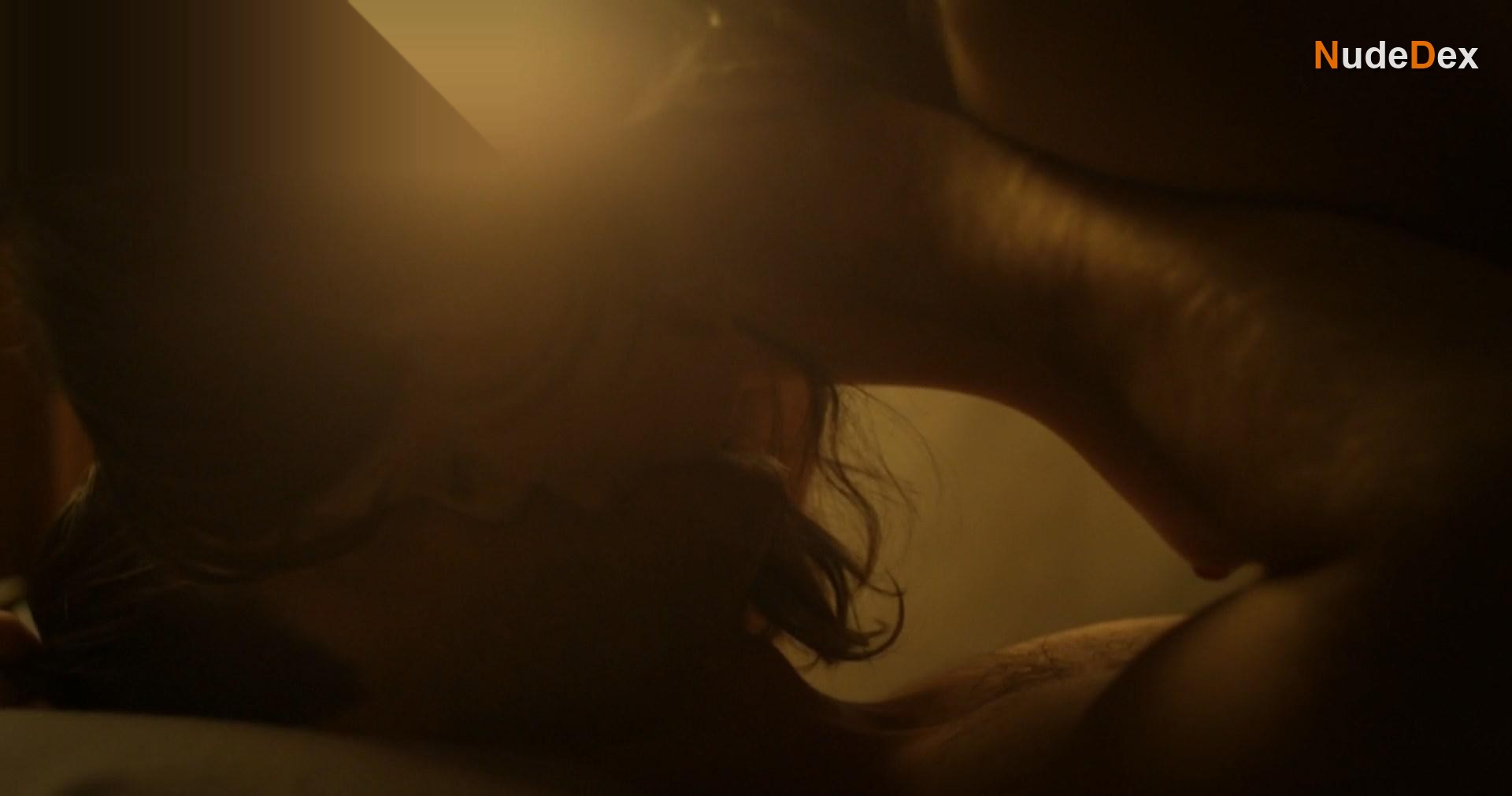Lindsey Shaw in 1 1, photo 2
