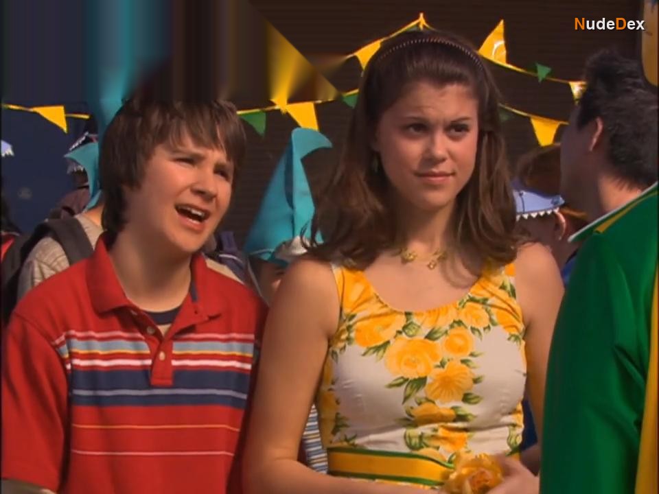 Lindsey Shaw in Aliens In America, photo 1