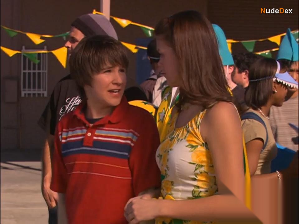 Lindsey Shaw in Aliens In America, photo 5