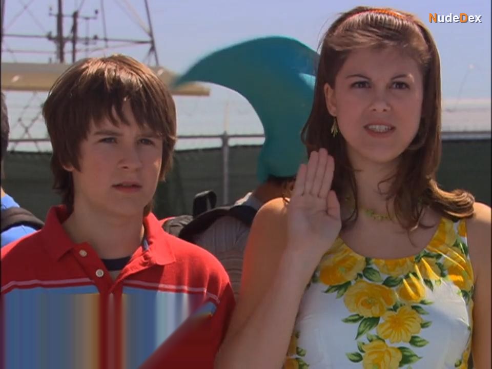 Lindsey Shaw in Aliens In America, photo 12