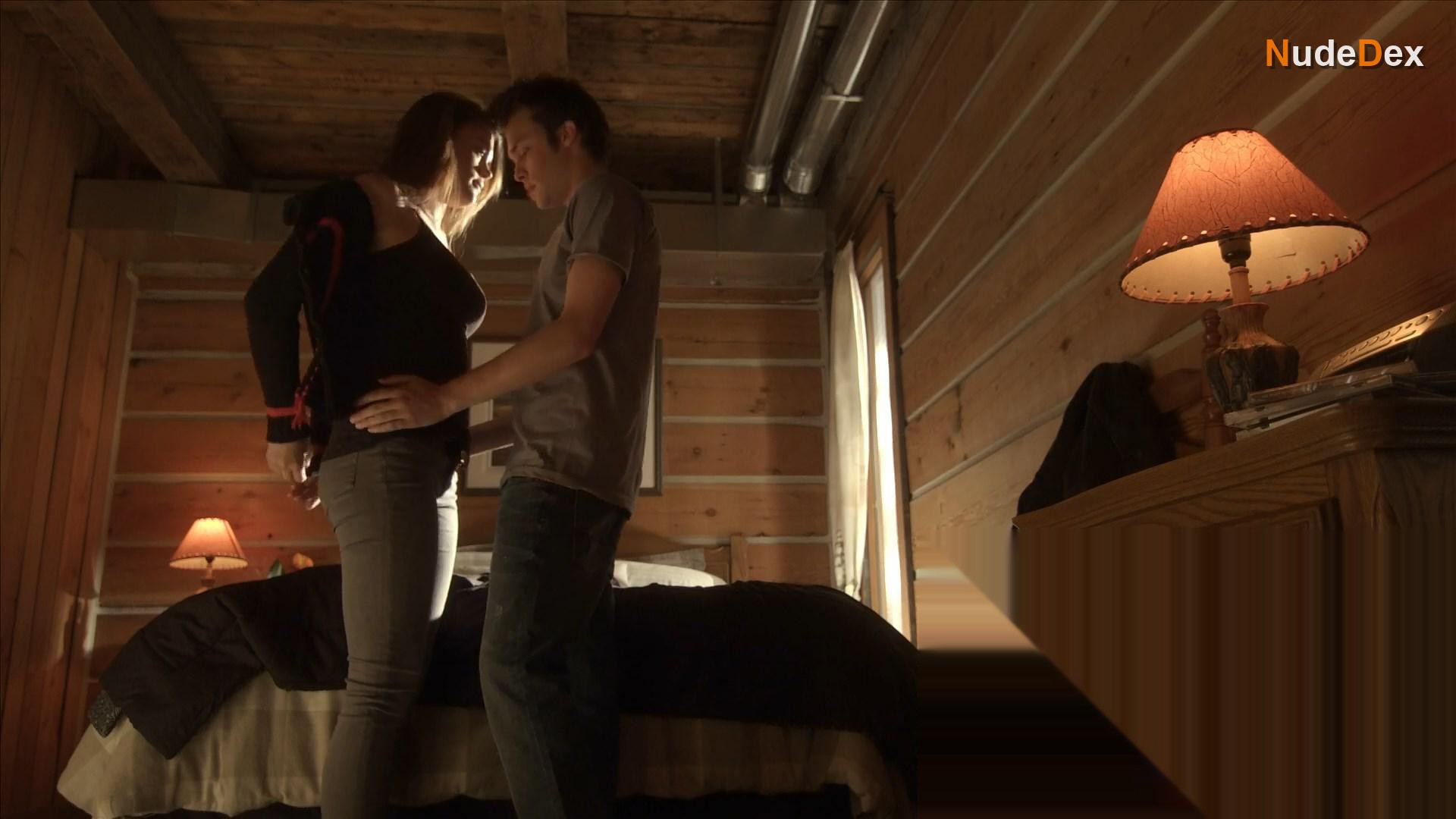 Love Me in Love Me, photo 2