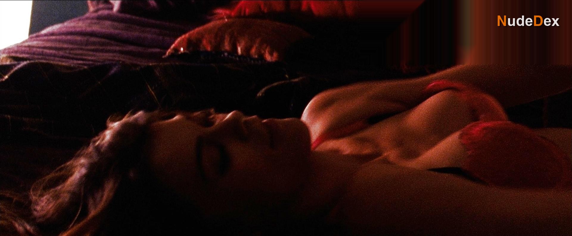 Lindsey Shaw in No One Lives, photo 1