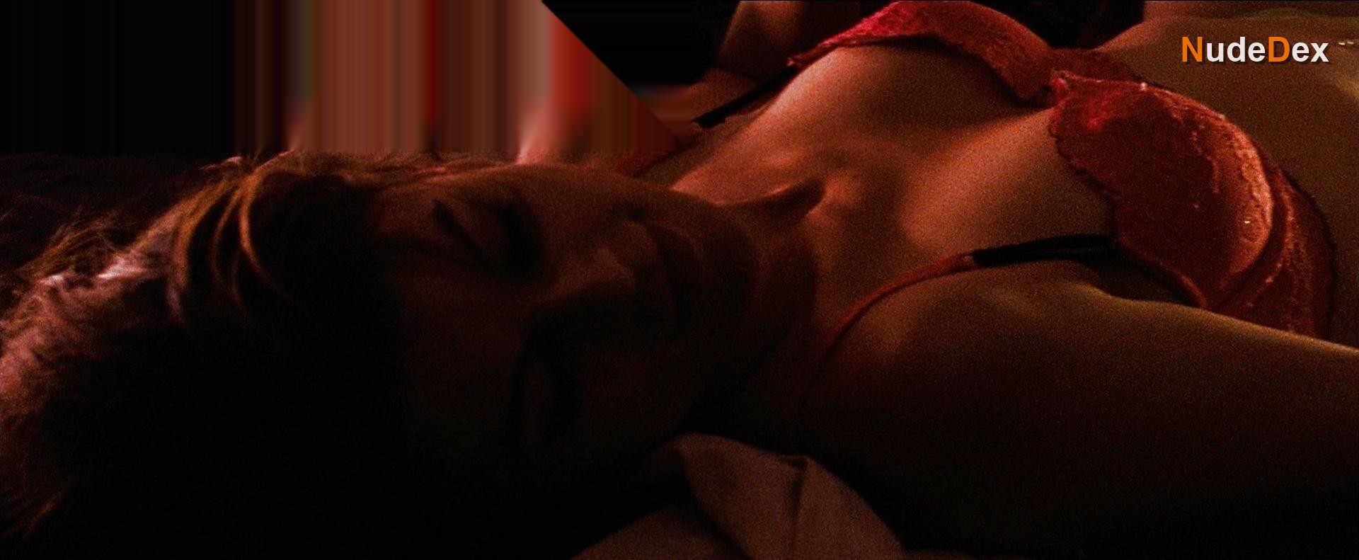 Lindsey Shaw in No One Lives, photo 3