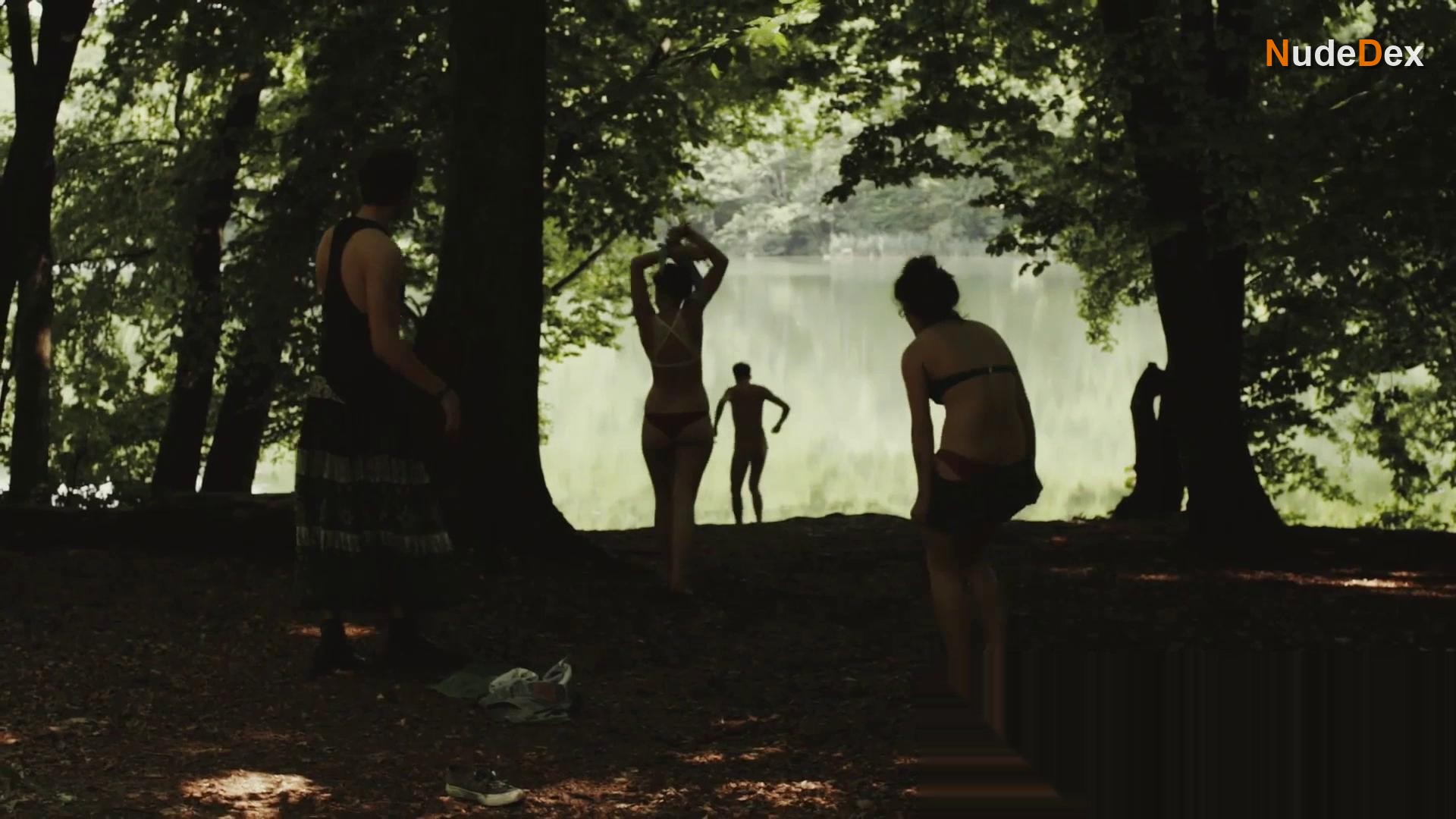 Linn Reusse in In Beating Cells, photo 2