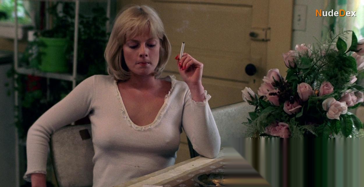 Lisa Blount in An Officer And A Gentleman, photo 5