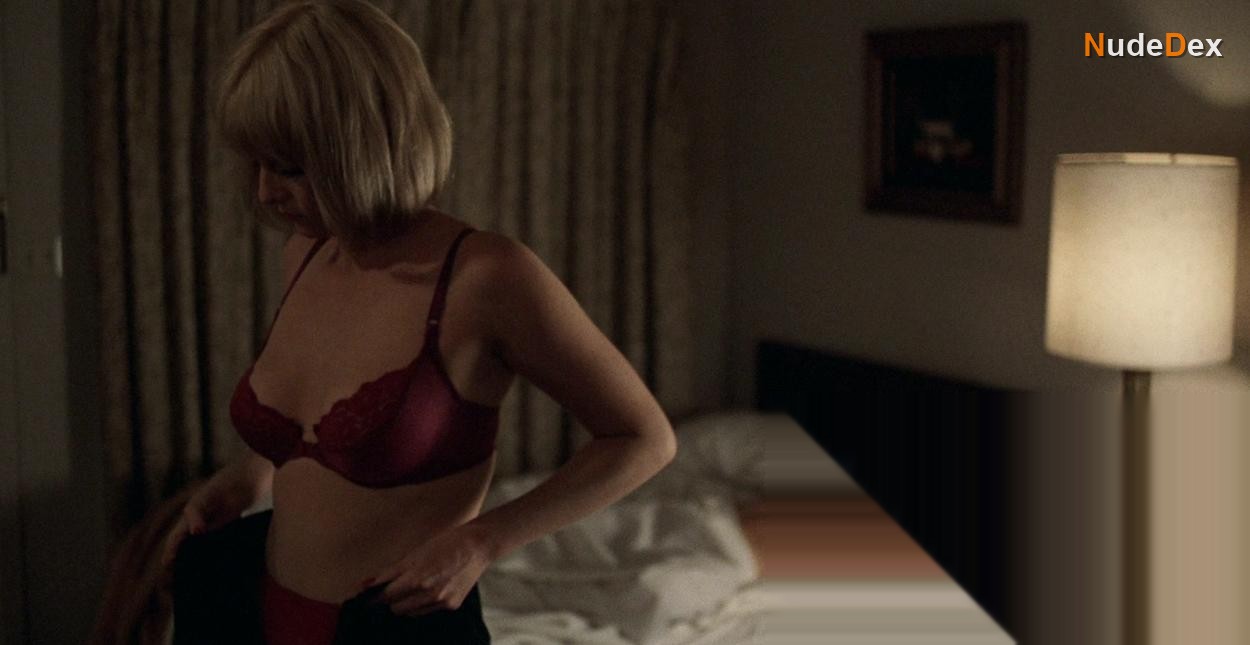 Lisa Blount in An Officer And A Gentleman, photo 8