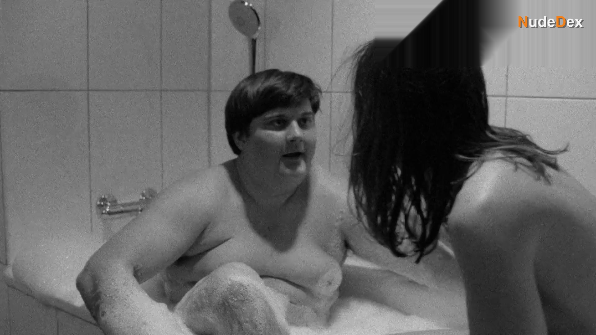 Lisa Carlehed in Viktor On The Moon, photo 2