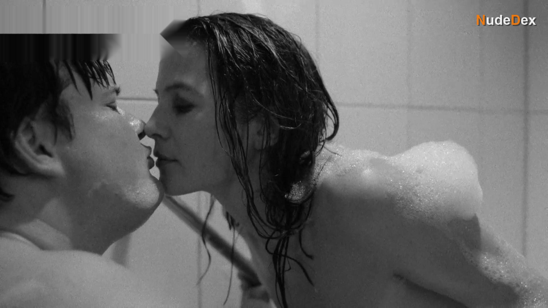 Lisa Carlehed in Viktor On The Moon, photo 7