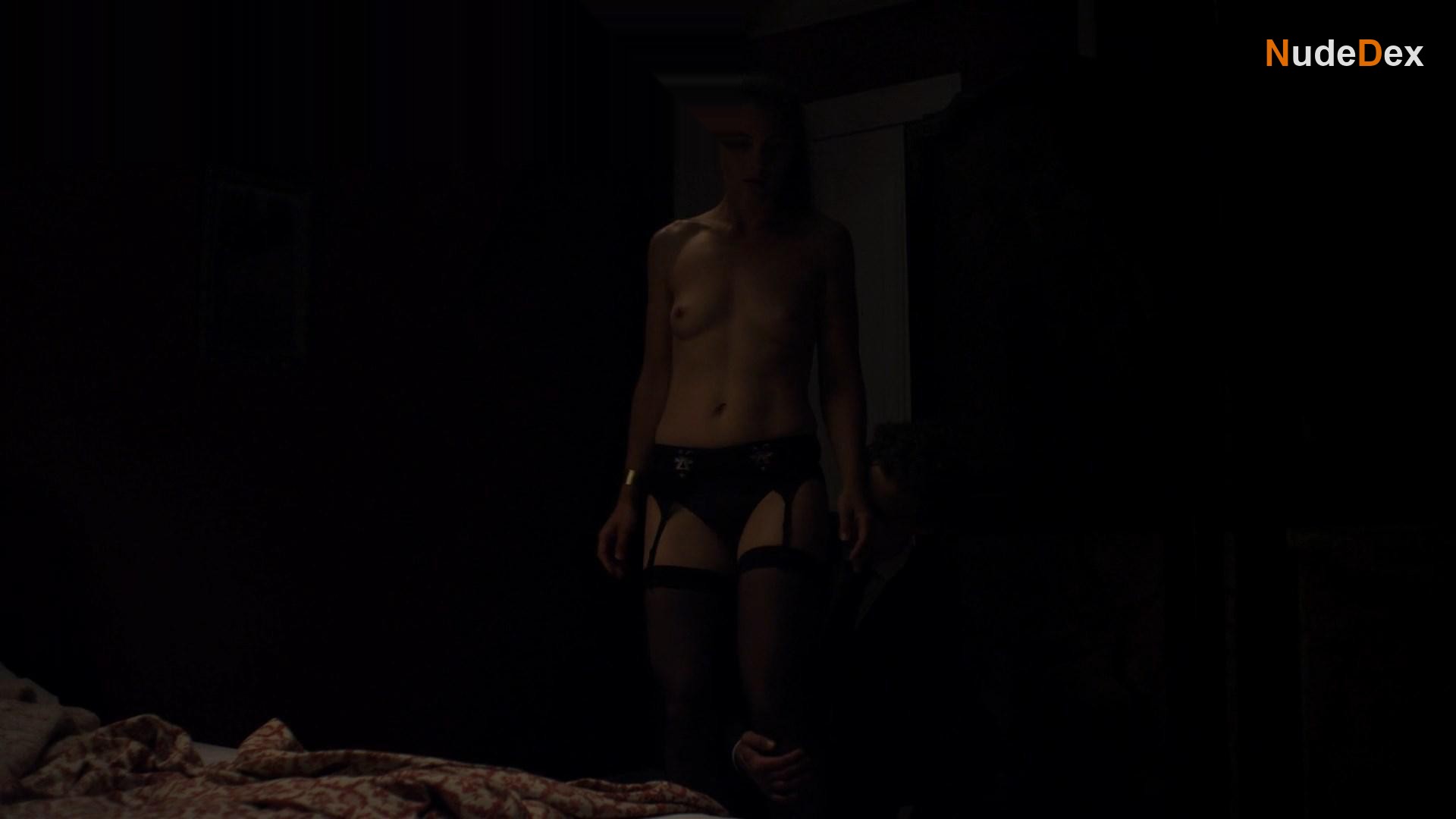 Lisa Carlehed in We, photo 3
