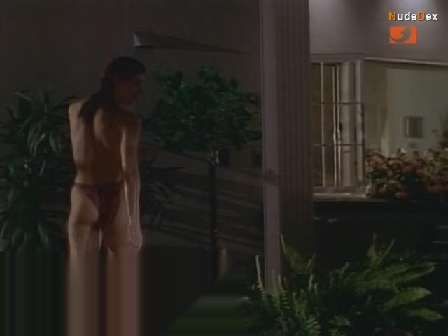 Lisa Comshaw in Almost Pregnant, photo 12