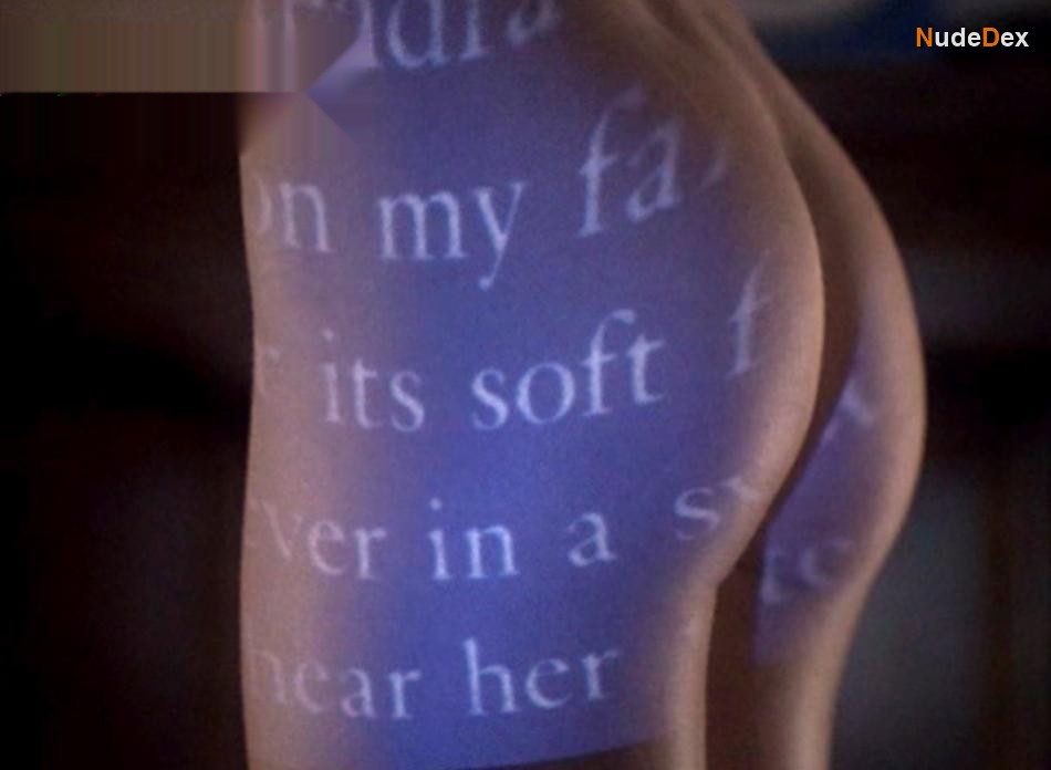 Lisa Comshaw in Almost Pregnant, photo 22