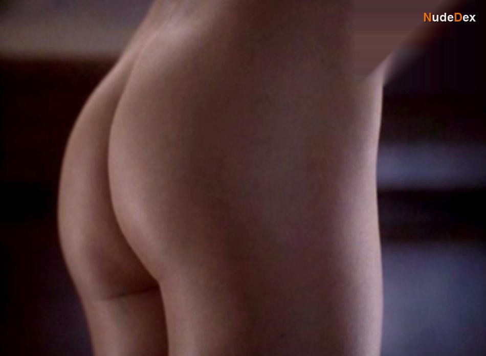 Lisa Comshaw in Almost Pregnant, photo 23