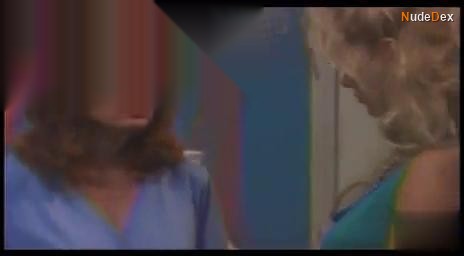 Lisa Comshaw in Bikini Med School, photo 3