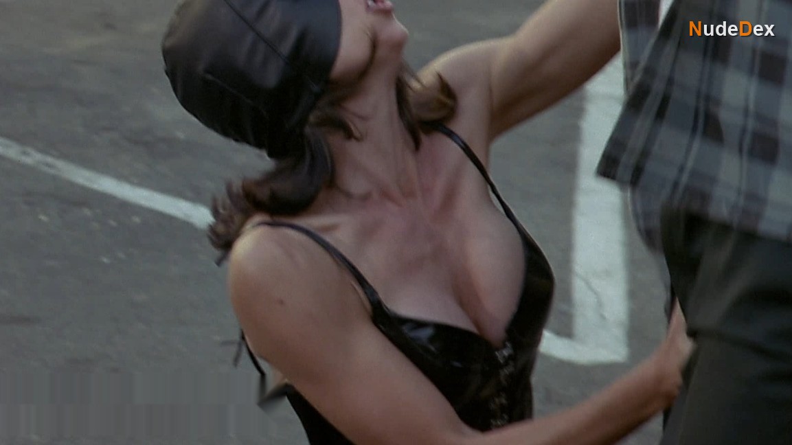 Lisa Howard in Bounty Hunters 2, photo 3