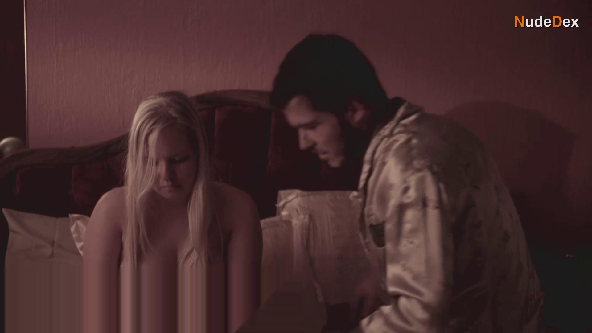 Lisa-marie Hayward in Thirst, photo 2