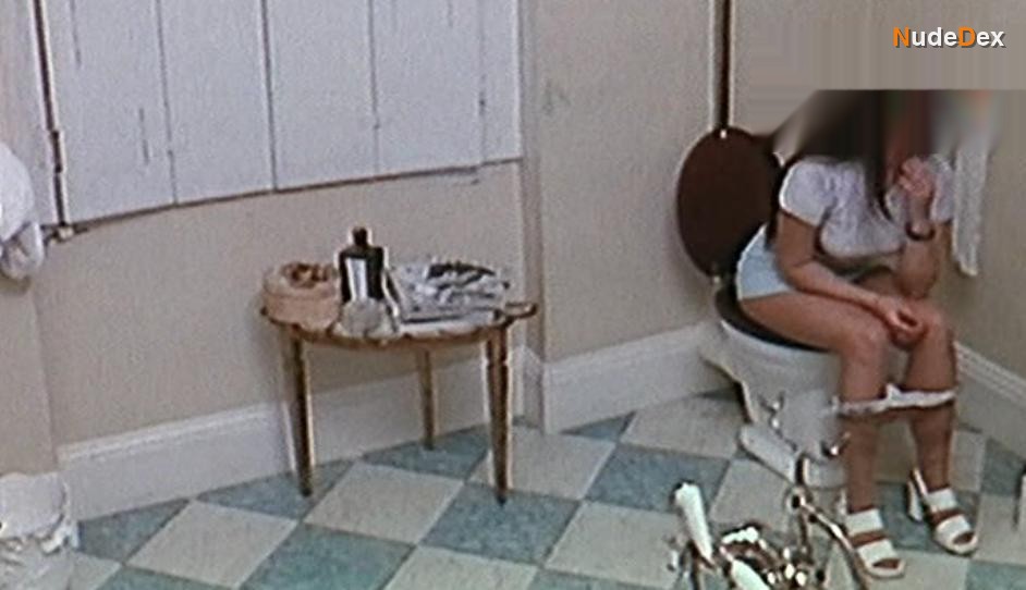 Lisa Marsh in Final Cut, photo 1