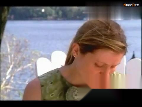 Lisa Ryder in Paradise Falls, photo 13