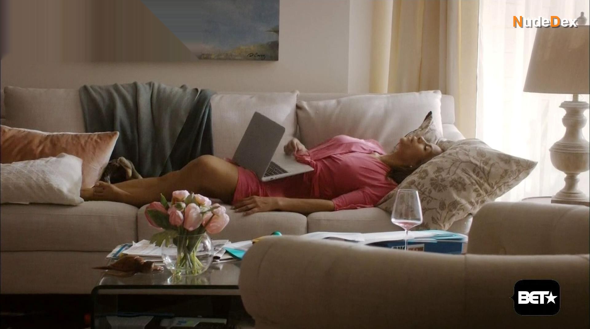 Lisa Vidal in Being Mary Jane, photo 9