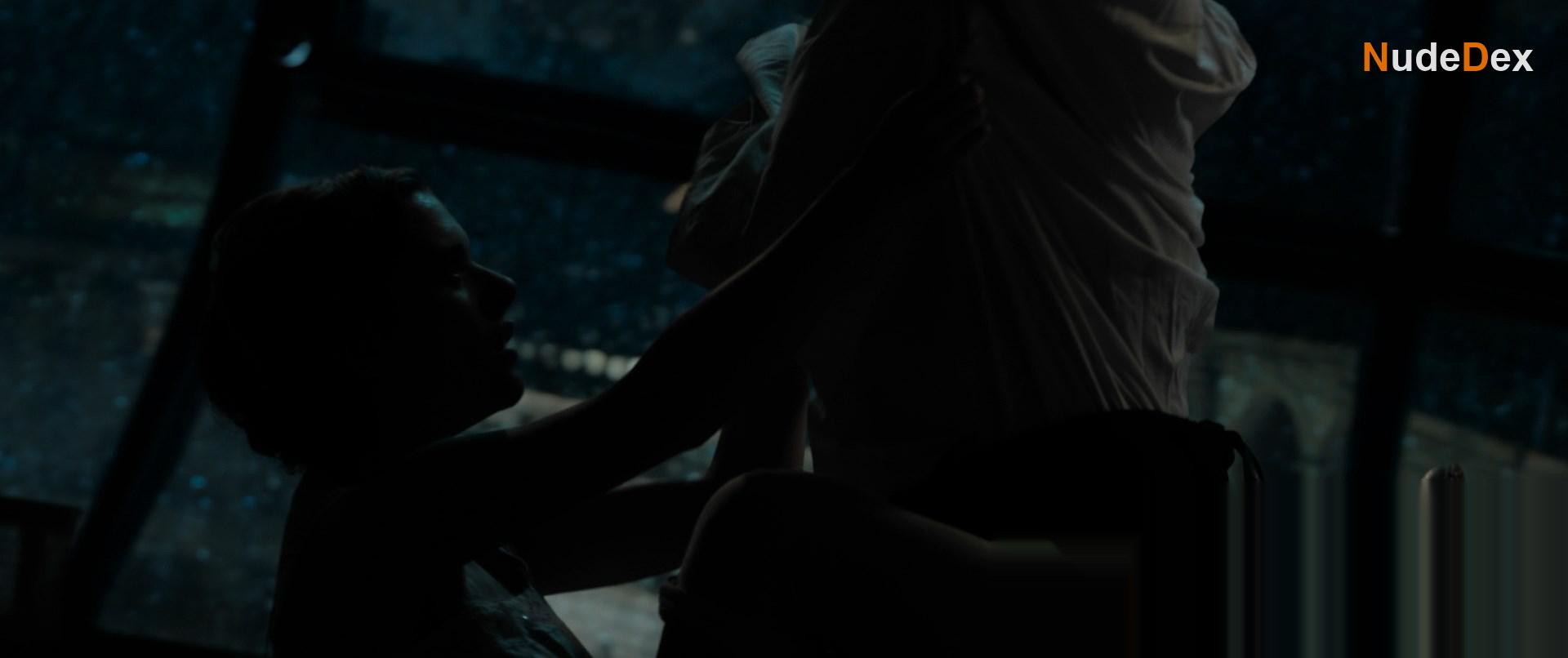 Liv Lisa Fries in Hinterland, photo 4