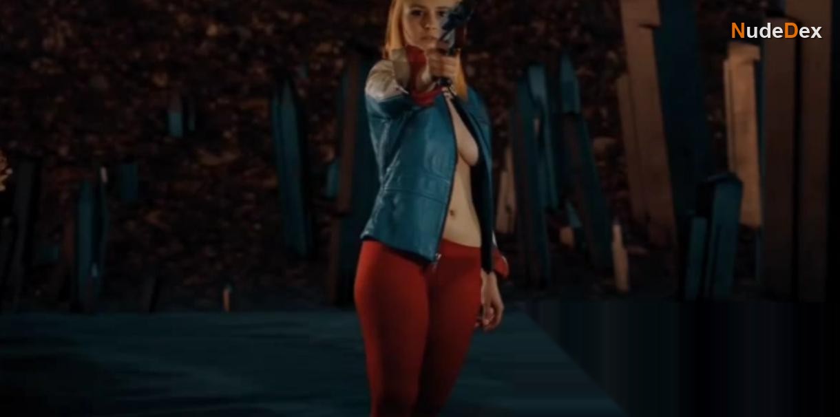 Liz Charly in The League Of Superheroes, photo 3