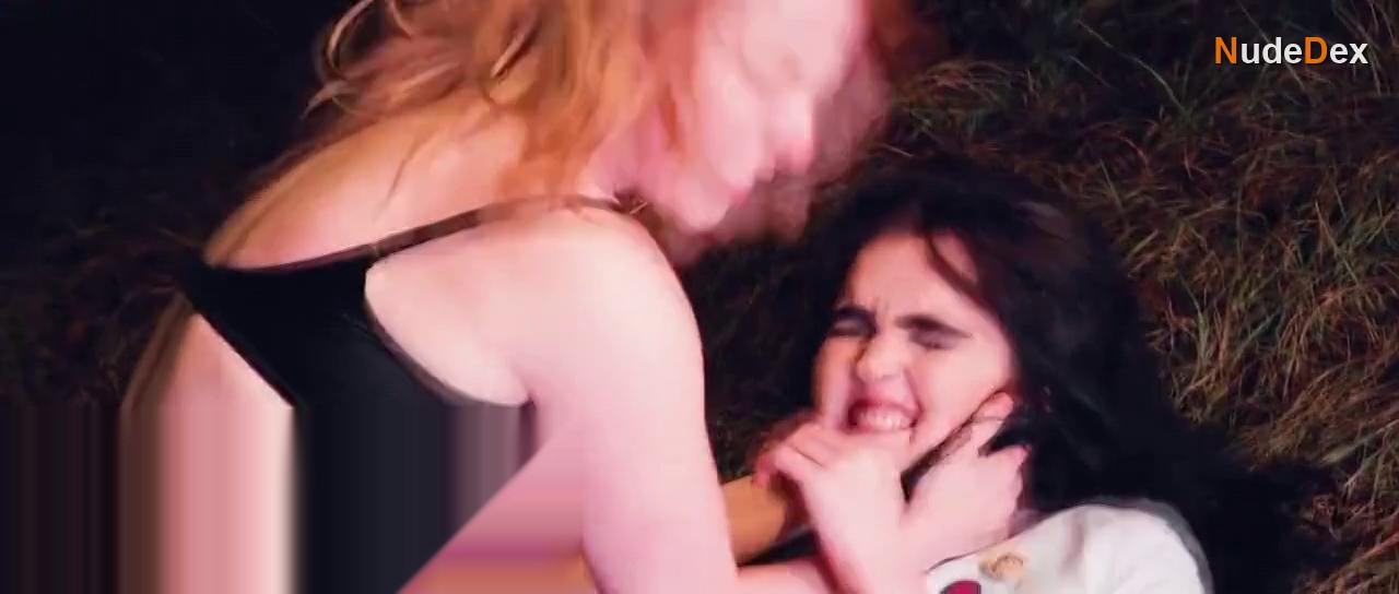 Lizzie Mears in Bad Girls, photo 8