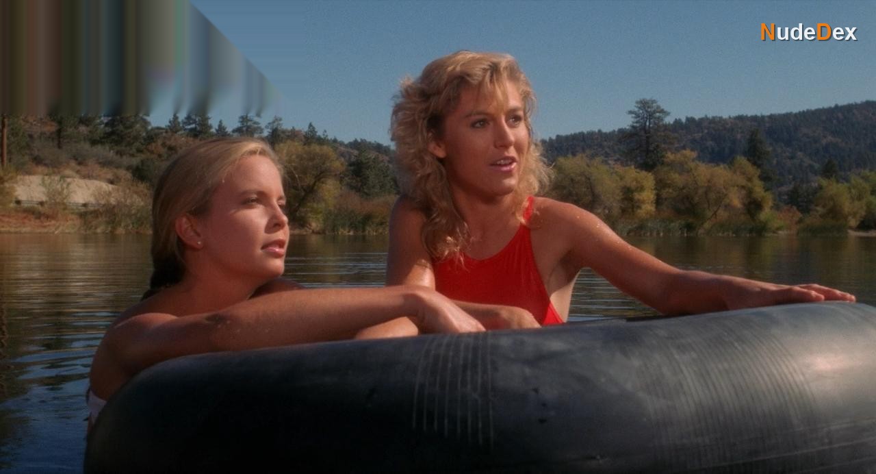 Lori Birdsong in Munchies, photo 8