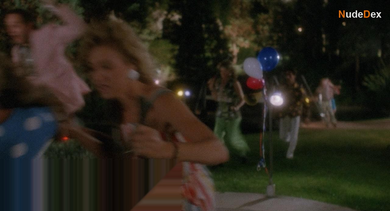 Lori Birdsong in Munchies, photo 12