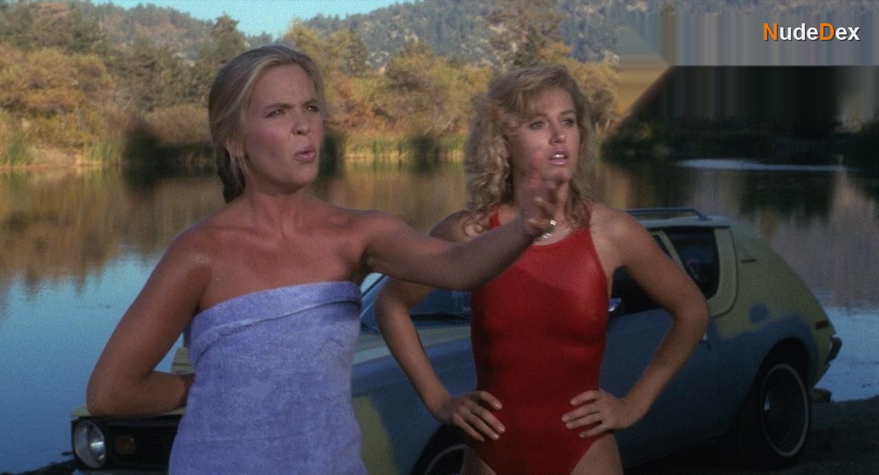 Lori Birdsong in Munchies, photo 13