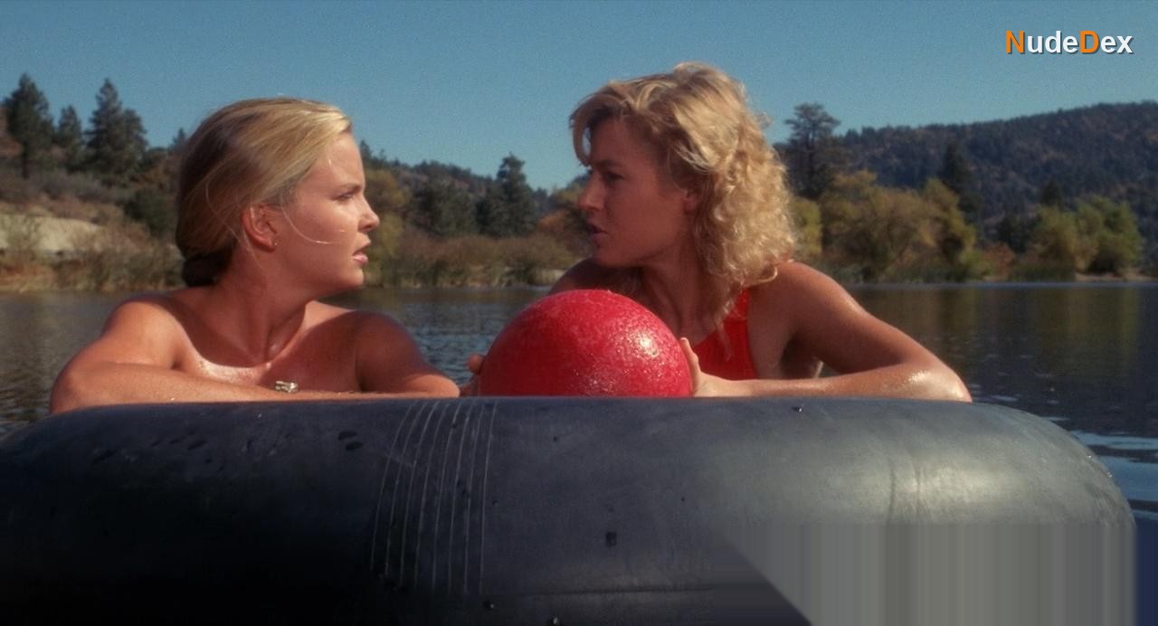 Lori Birdsong in Munchies, photo 14
