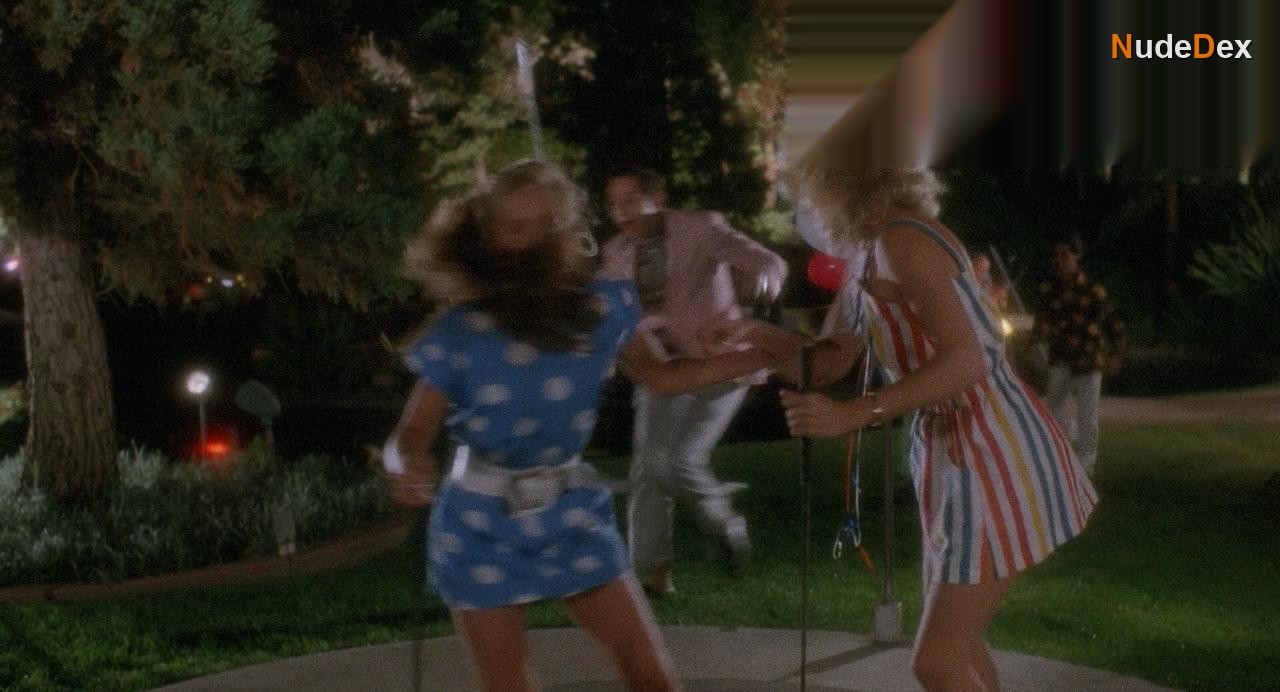 Lori Birdsong in Munchies, photo 20