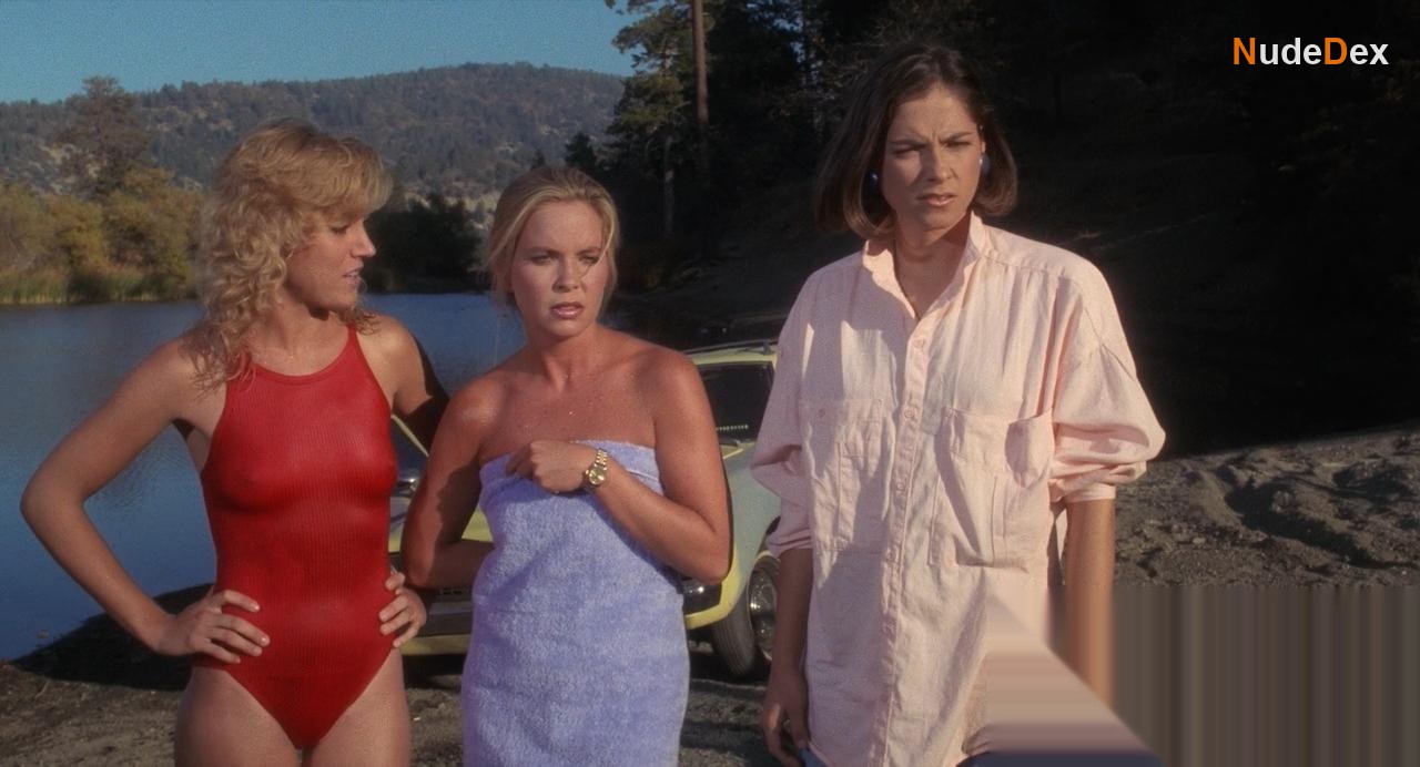 Lori Birdsong in Munchies, photo 23