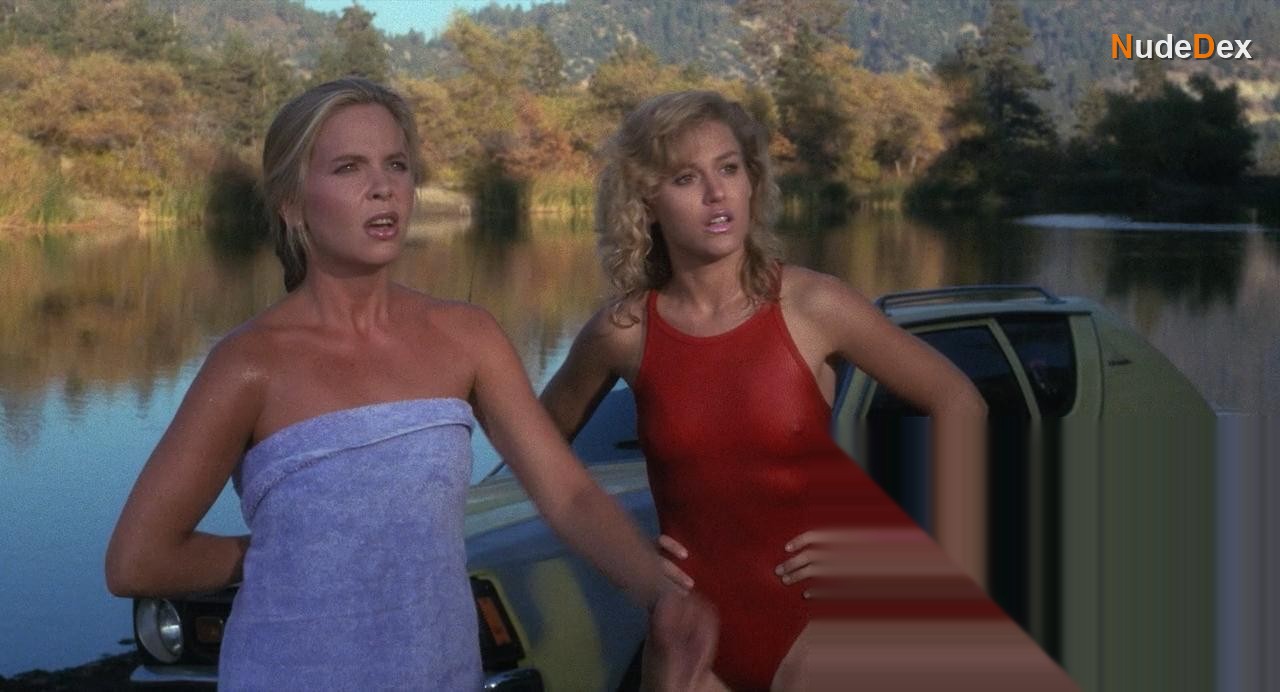 Lori Birdsong in Munchies, photo 24
