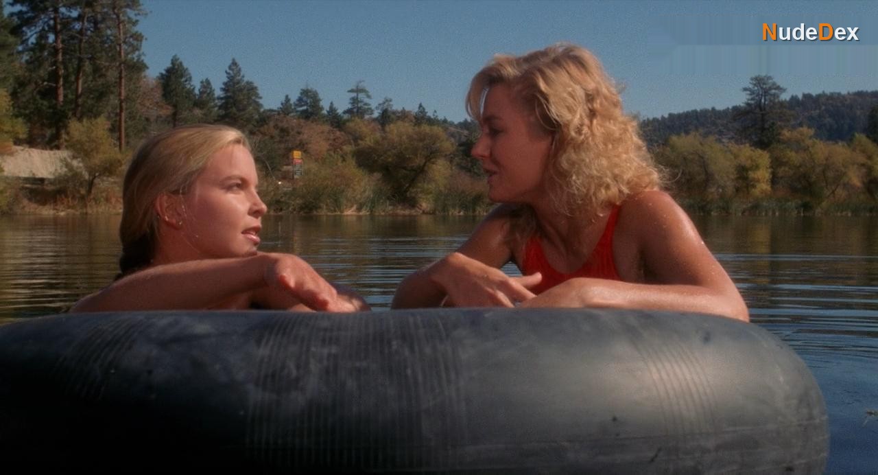 Lori Birdsong in Munchies, photo 25