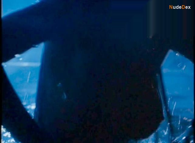 Lorissa Mccomas in Piranha, photo 3