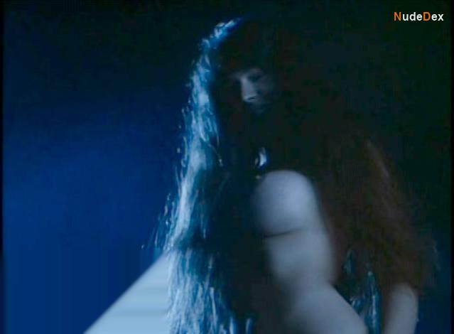 Lorissa Mccomas in Piranha, photo 4