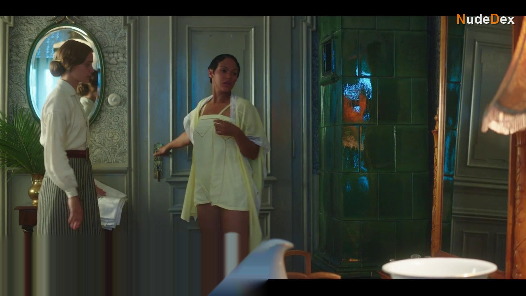 Louisa Binder in Hotel Portofino, photo 65