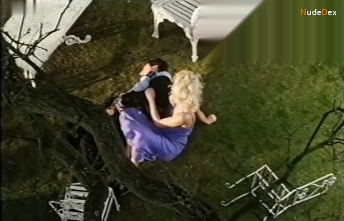 Louise Germaine in Midnight Movie, photo 19