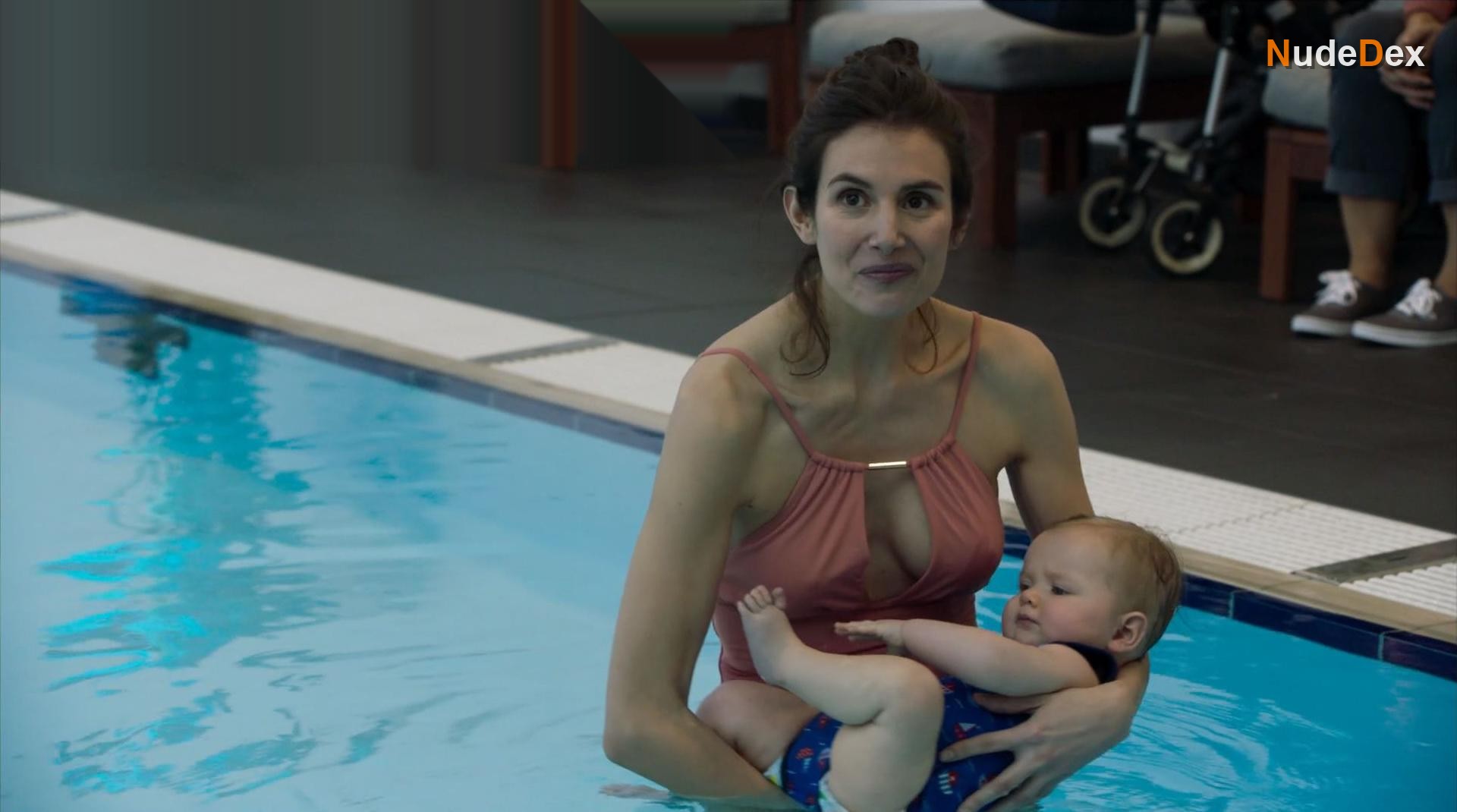 Louise Monot in Mcmafia, photo 2