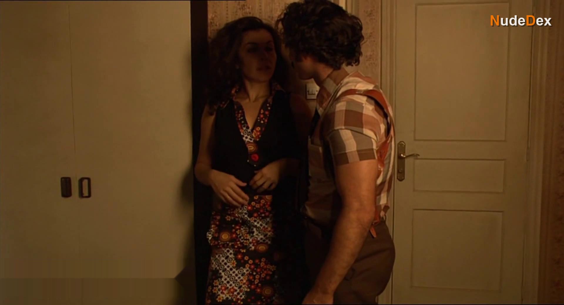 Luchi Lopez in Muertos Comunes, photo 3