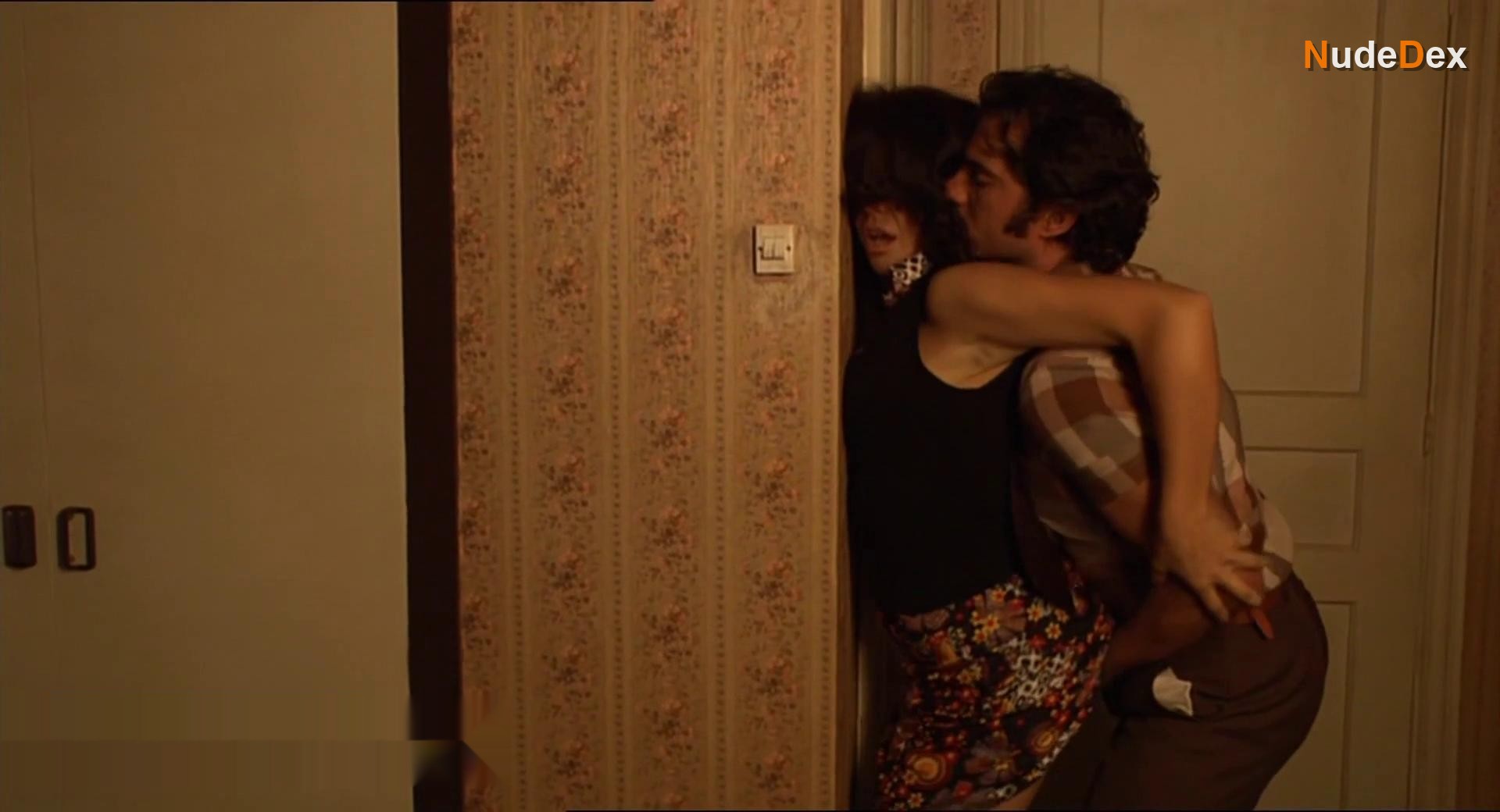 Luchi Lopez in Muertos Comunes, photo 5
