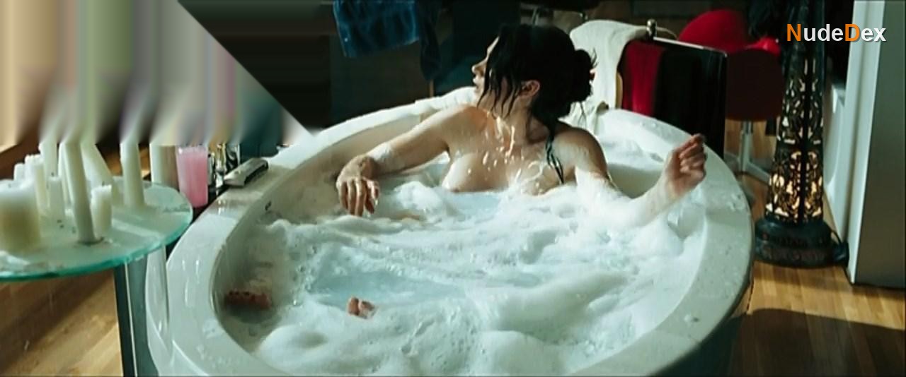Lucie Laurier in Nitro, photo 19