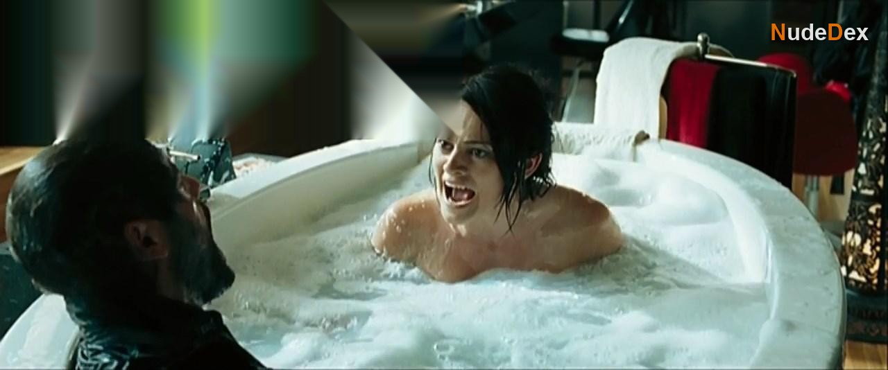 Lucie Laurier in Nitro, photo 20