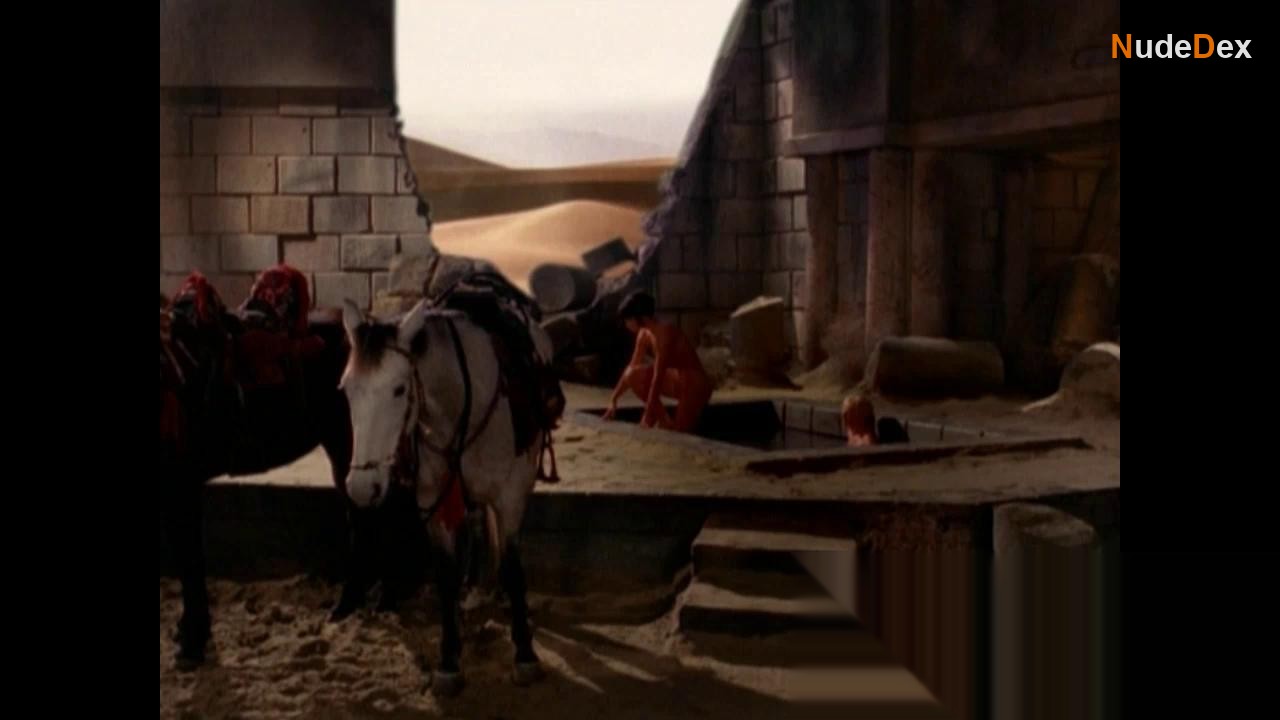 Lucy Lawless in Xena: Warrior Princess, photo 2