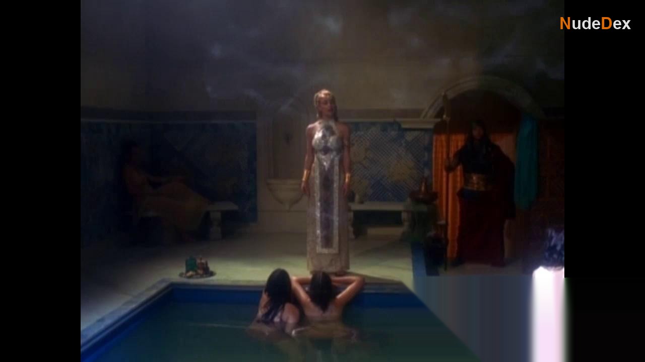 Lucy Lawless in Xena: Warrior Princess, photo 4