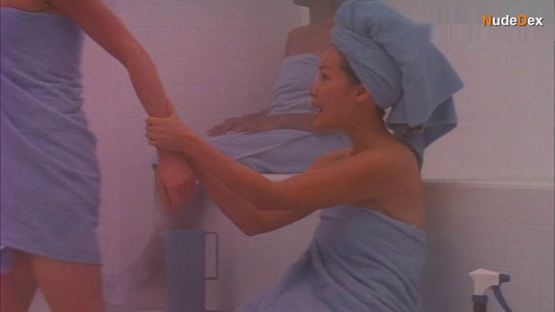 Lucy Liu in Ally Mcbeal, photo 11