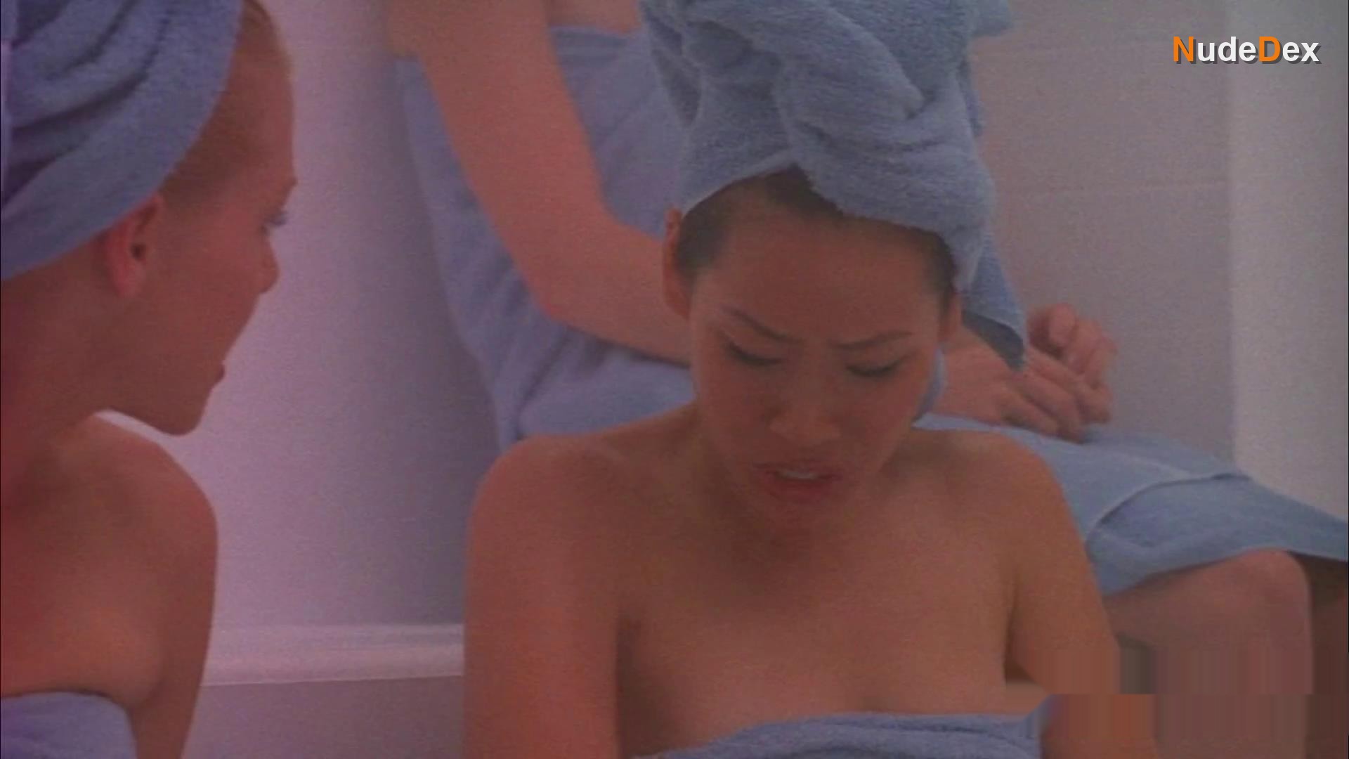 Lucy Liu in Ally Mcbeal, photo 33