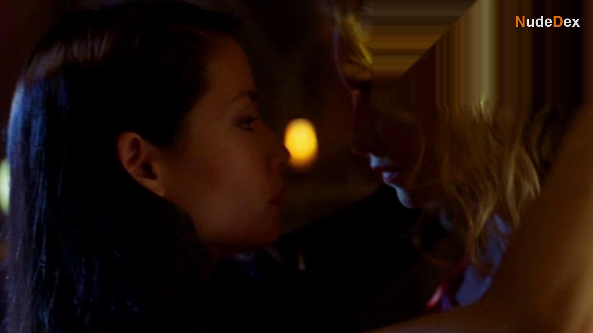 Lucy Liu in Ally Mcbeal, photo 73