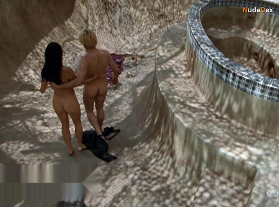 Lucy Liu in Flypaper, photo 3
