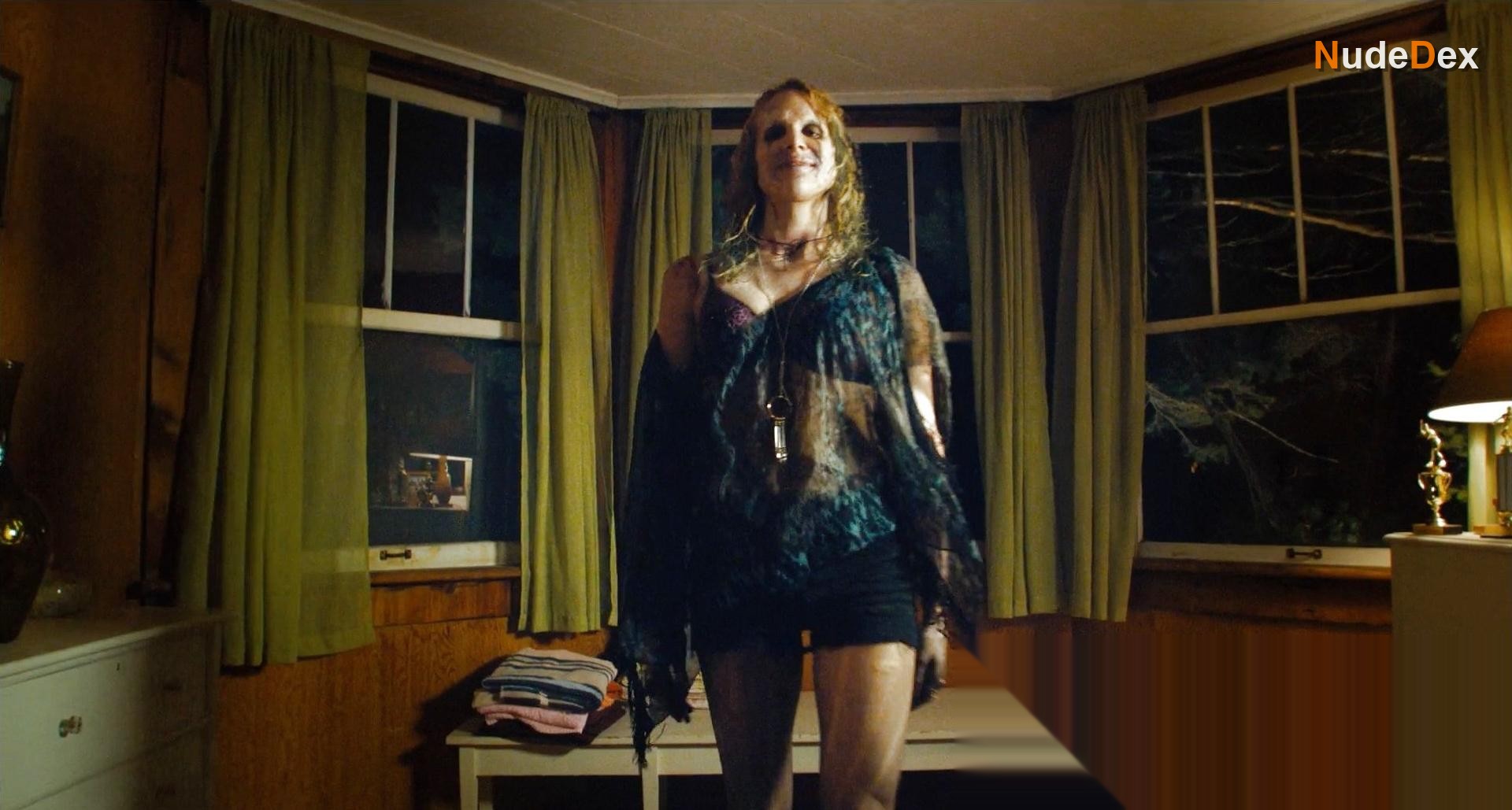 Lucy Punch in Cottage Country, photo 1